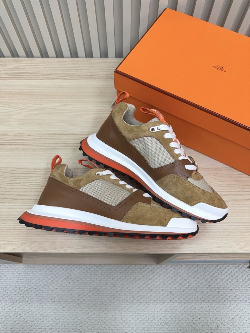 H**me5 sneaker